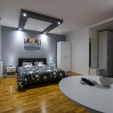 Manirosi 3 Apartman 苏博蒂察 外观 照片